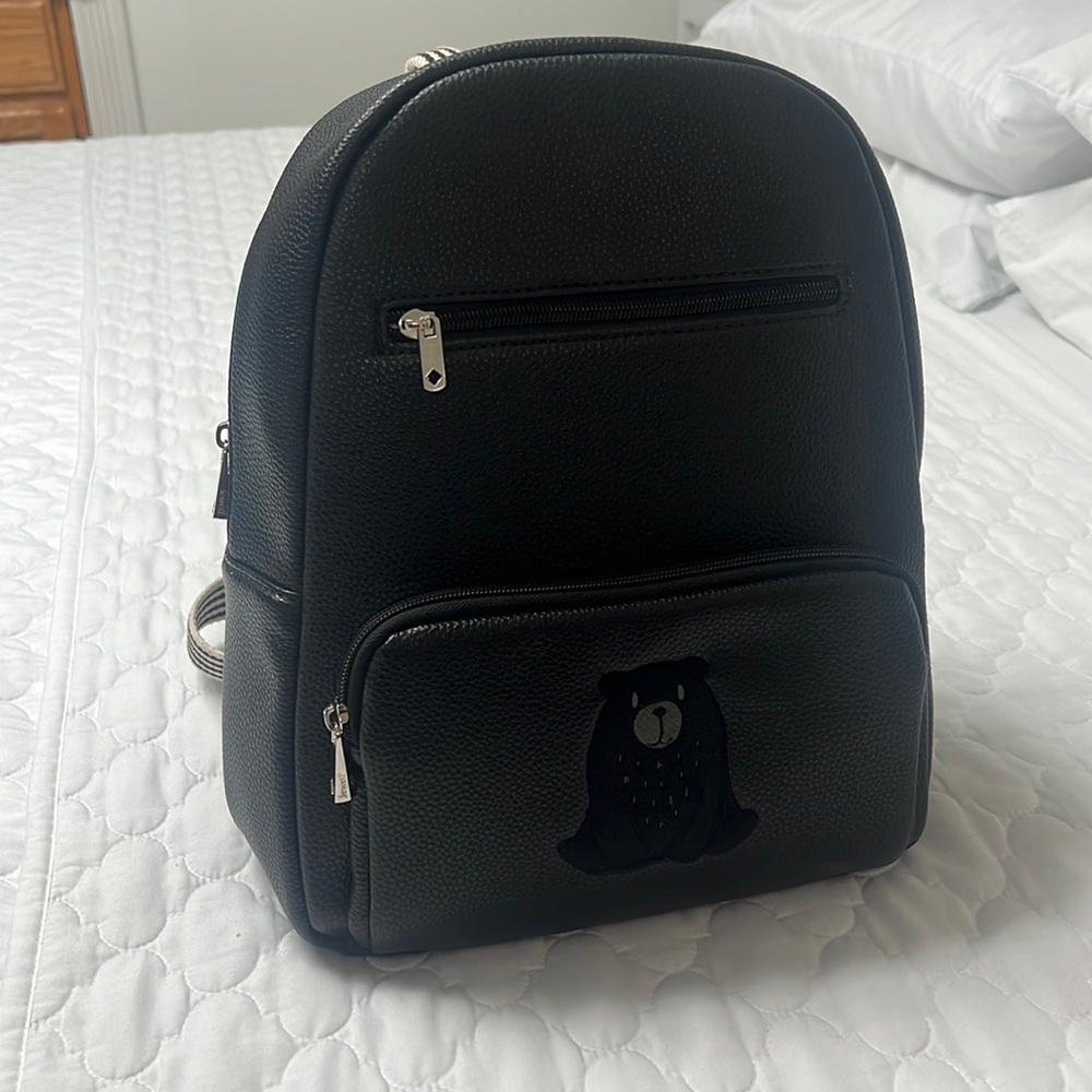 Thirty-one Boutique Backpack with Black bear stitch